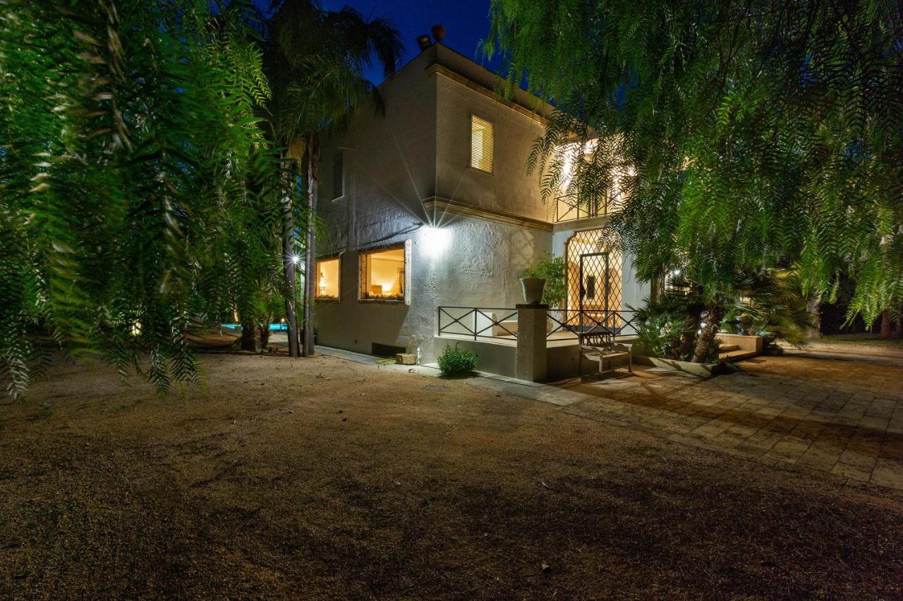 Villa Casablanca By Perle Di Puglia Алецио Екстериор снимка