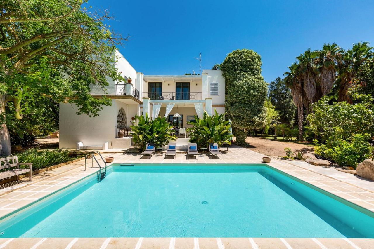 Villa Casablanca By Perle Di Puglia Алецио Екстериор снимка